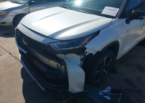 2021 Toyota Highlander Xse z USA, uszkodzony, nr VIN 5TDLZRBH4MS122275
